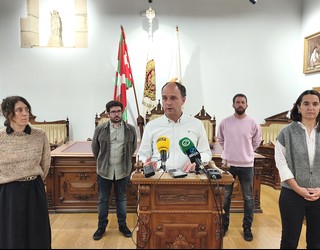 Igor Enparan: «Ezadostasunak legitimoak dira, baina EAJk datu partzialak, interpretazio okerrak edo gezurrak esaten dituenean, ez da kritika politikoa, udala kaltetzeko egiten dute»