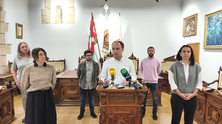 Igor Enparan: «Ezadostasunak legitimoak dira, baina EAJk datu partzialak, interpretazio okerrak edo gezurrak esaten dituenean, ez da kritika politikoa, udala kaltetzeko egiten dute»