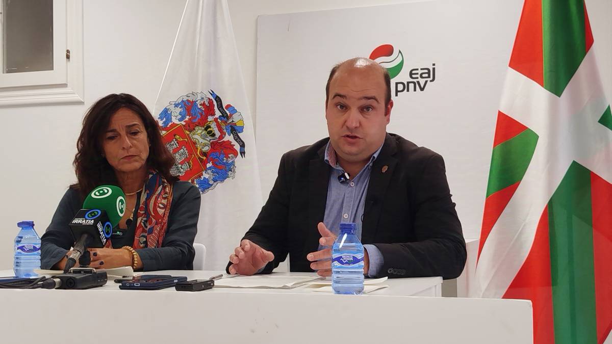 Gobernukide «sozialisten gobernantza ereduaren deribarekin» kezkatua dago Irungo EAJ-PNV