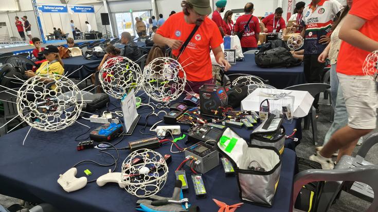 Bidasoa lanbide heziketako zentroa Hego Korean egon da Drone Soccer munduko kopan