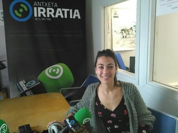 "Izpiliku sasi gibelean gordeturik Cyranok lixibaren usain ona zuen" antzerkia Mendi Zolan ikusgai igandean