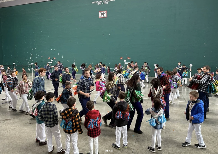 'Puxka-puxka' Arantzan eta mozorroak Igantzin