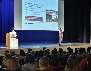 Euskara hizkuntza gutxitua bada ere, «biktimismoaren diskurtsoa gainditu eta ekintzara pasatzeko garaia» dela aldarrikatu dute Ficoban