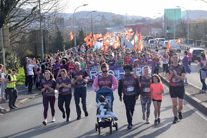 Milaka Herritarrek Lagundurik Abiatu Zen Korrika Irundik Baionara ...