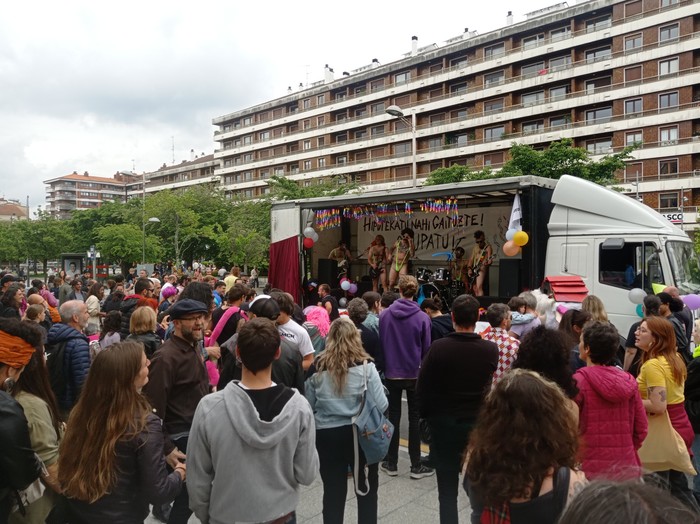 Gazteen etxebizitza arazoa salatu du Jaion festak Irunen