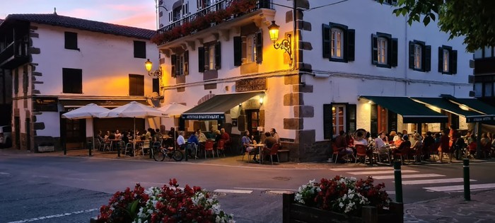 Etxalarko Herriko Ostatu-Jatetxea errentan hartzeko deialdia ireki du Etxalarko Udalak