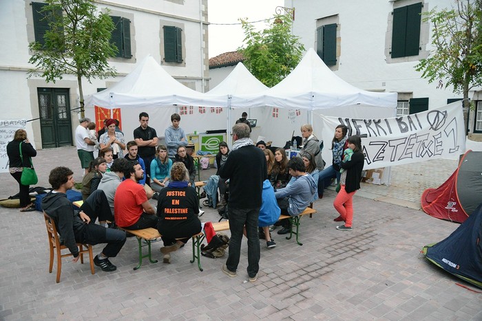 Urruñan gaztetxea sortu nahi du Urruñako Gazte Asanbladak