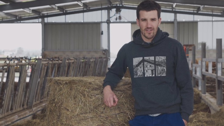 Ion Areitio: «Abeltzainoi hezurretaraino beldurra sartu zaigu, behi talde osoa akabatzera behartuz gero urte askotako genetika lana ere galduko genuke»