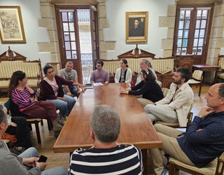 Venezuelako Komunen eta Gizarte Mugimenduen ministrordeari harrera egin diote Hondarribiko udaletxean