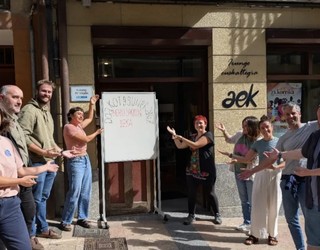 Irungo AEKn dirurik aurreratu beharrik gabe euskaraz ikasteko beka sortu dute