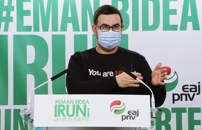 "Santano gezurretan" ari dela salatu EAJk