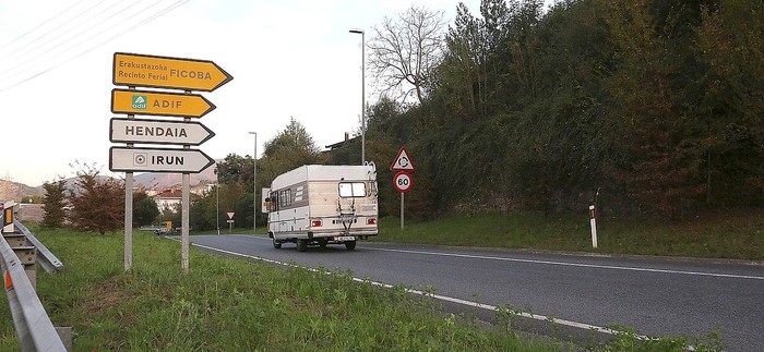 Erietxean segitzen du 24 urteko neska gazte Irundarrak