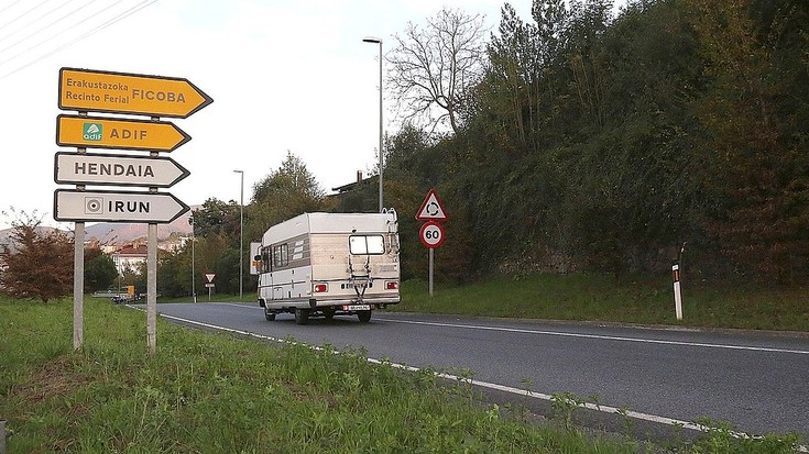 Erietxean segitzen du 24 urteko neska gazte Irundarrak