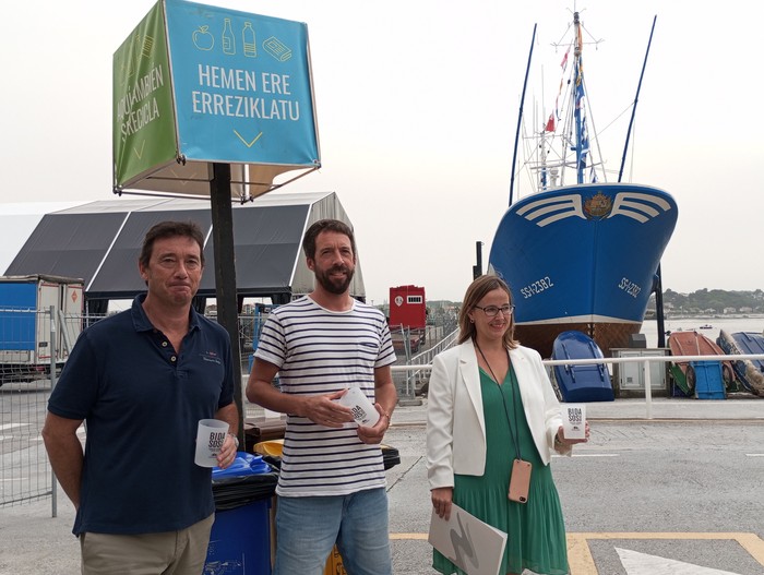 Hondakinen sorrera murrizteko eta ahal bezainbat berziklatzeko helburua markatu dute Hondarribiko jaietan