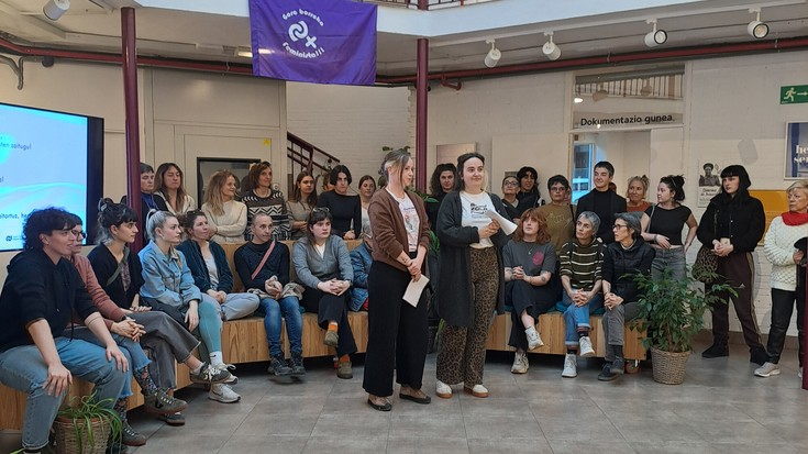 Iratxe Sorzabali elkartasuna adierazi eta tortura politiko sexuala salatu dute Hernanin