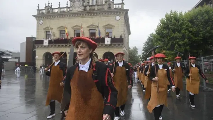 San Martzial egunerako hiru hilabete eskax direnean, berdintasunerako zirrikiturik ez da ageri