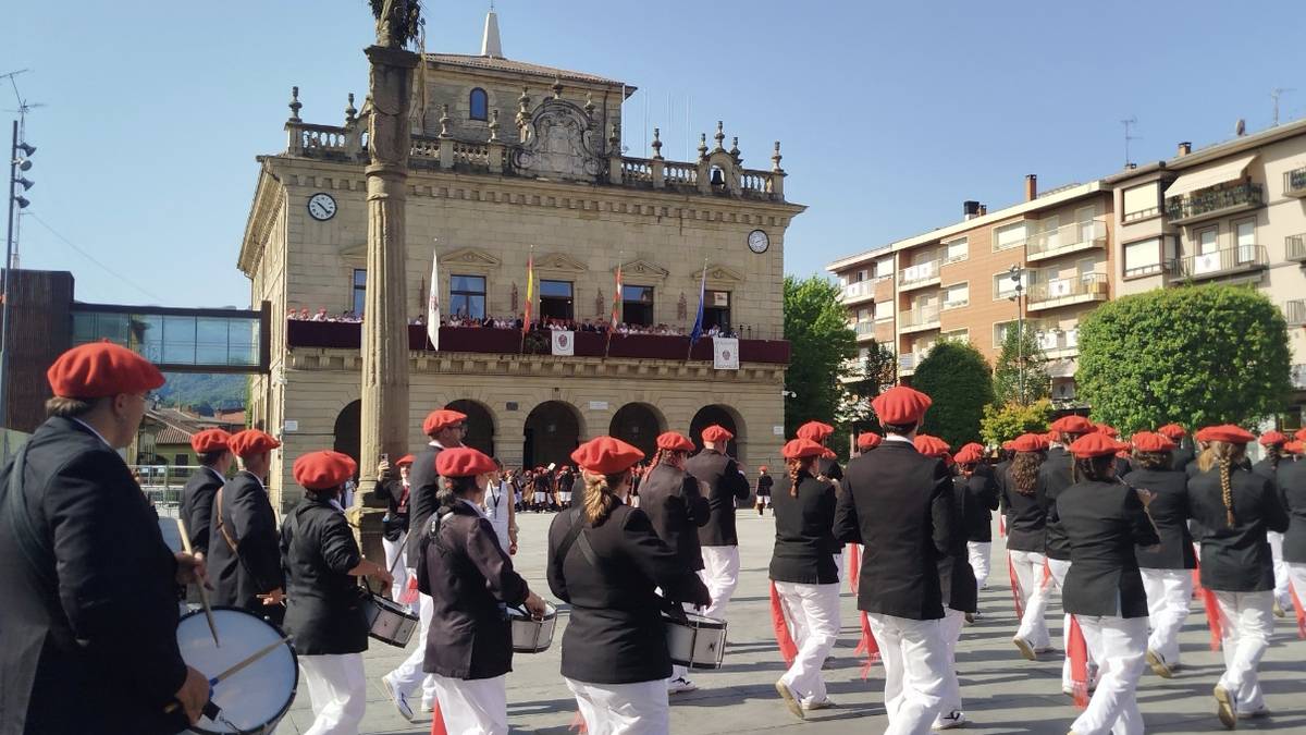 Alarde parekidea Irungo Udalak antolatu dezala eskatu dio Alarde Publikoaren Juntak alkateari