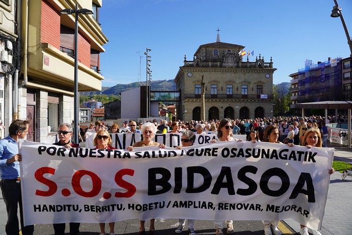 Osasun sailburuarekin bilera «aukera galdutzat» eman dute alkateek larunbateko manifestazioaren atarian