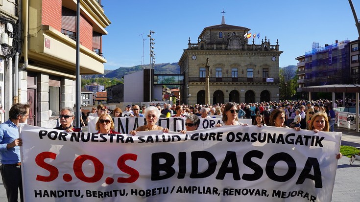 Osasun sailburuarekin bilera «aukera galdutzat» eman dute alkateek larunbateko manifestazioaren atarian