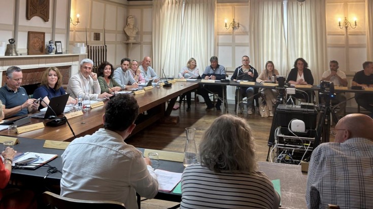 Kontuak orekatzeko elkarteei dirulaguntzak murriztea erabaki du Urruñako auzapez berriak