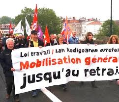 Lan erreformak zerbitzu publikoa ere baldintzatuko duela salatzeko, greba eguna urriaren 10a