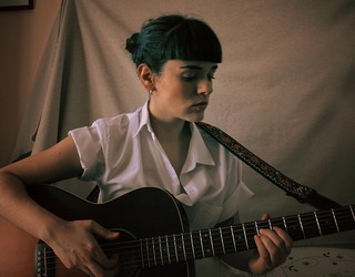 Itziar Varelaren umoreak eta Eneritz Furyaken musikak hartuko dute asteburuan Irun Zuzenean aretoa