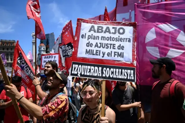 'Motosierra a los derechos sociales en Argentina' hitzaldia antolatu du Erletxeak Patricia Duro aktibistarekin