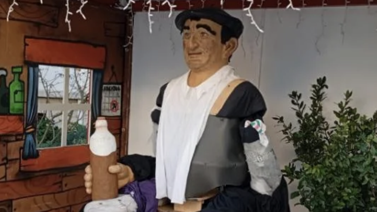 Hendaiako Olentzero andeatu dutela salatu du Akelarrek