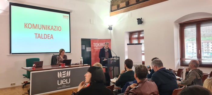 TOKIKOMek Komunikazio talde izaera sendotzea onartu du Urteko Batzar Orokorrean