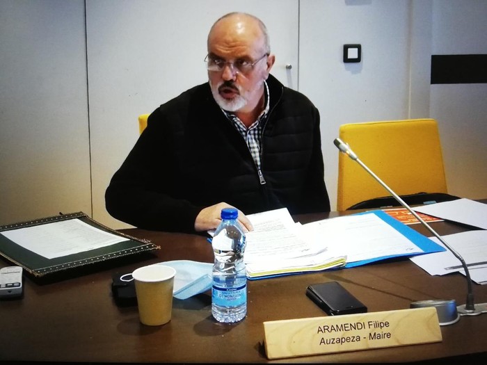 Urruñako herriaren komunikazioak elebitan hobetzeko Hizkuntzen Elkarbizitzarako Xarta onartu dute