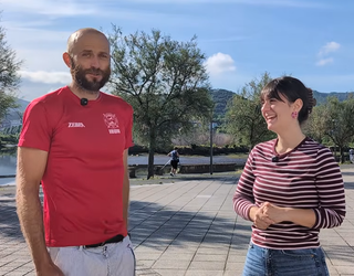 Ibon Uharte: «Kluba sortu zenetik urtero egin dugu Bidasoako Jaitsiera, eta aurten suertatu da migratzaileen omenez Urmugaren Urtantarekin bat egitea»