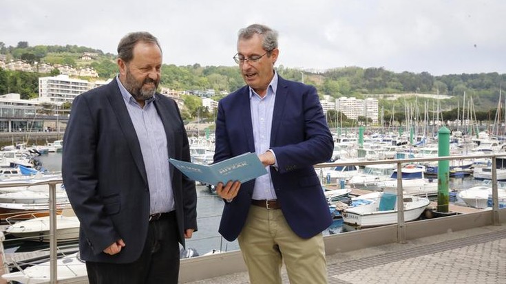 Etorkizuneko Hondarribiaz blagan aritu da alkatea Markel Olanorekin bileran