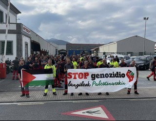 Palestinaren aldeko elkartasun erakustaldia egin dute gaur Bidasoaldeko langileek