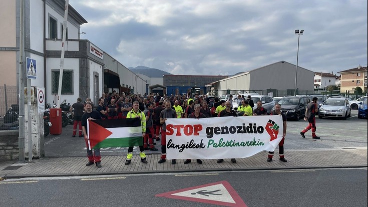 Palestinaren aldeko elkartasun erakustaldia egin dute gaur Bidasoaldeko langileek