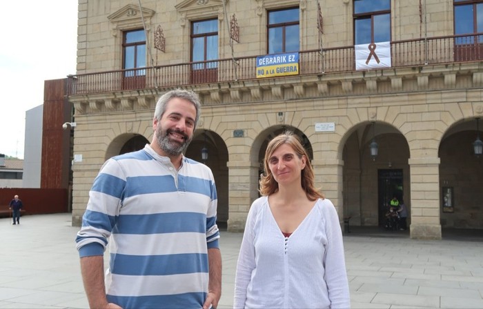 Etxe kaleratzeen beharrei erantzungo dieten erabilera sozialerako bizitokiak ahalbidetu ditu Irungo EH Bilduk