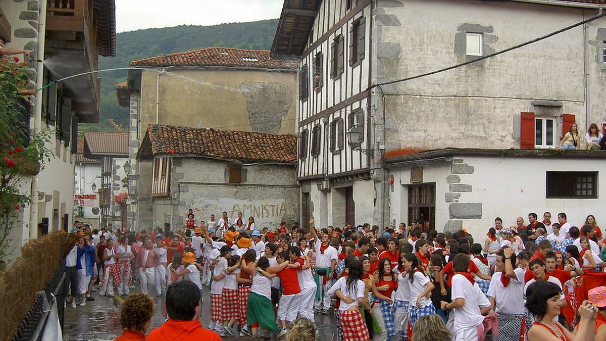 Gaur, ohi baino bi egun lehenago hasiko dira Sanferminak Lesakan