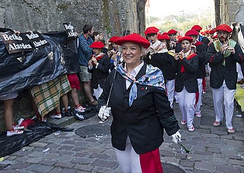 Konponbidearen bila, beste saiakera bat