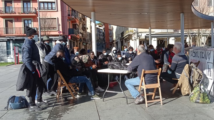 Irun-Hendaia arteko krisi migratorioak ez du etenik