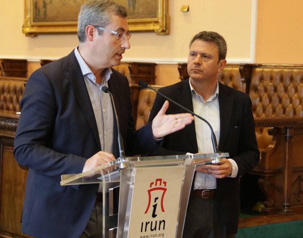 Santanok prentsa ohar bitartez gobernatzea leporatu du Gipuzkoako Foru Aldundiak