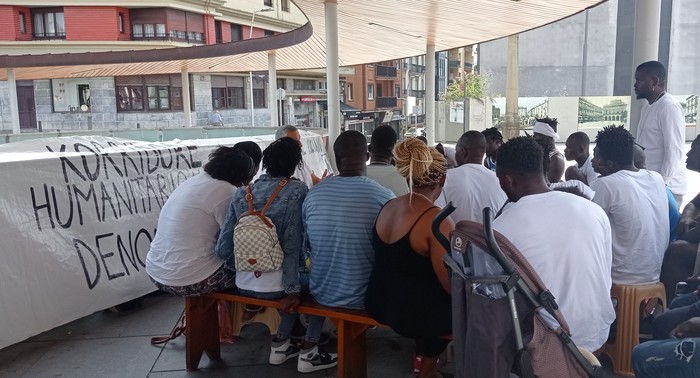 Muga harresi bilakatzen hasia da migratzaile askorentzat