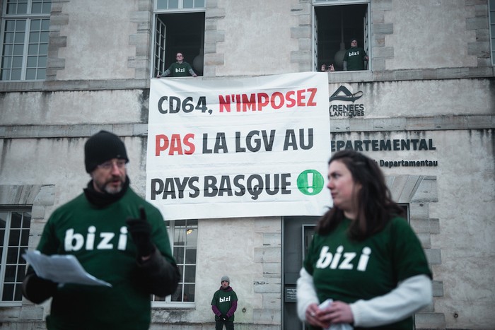 AHTaren «arazo ekologiko, sozial eta demokratikoa» aztertzeko hitzaldia antolatu dute Urruñan