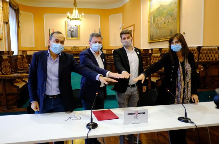 Zer diote EAJ eta EHBilduk udal koalizio berriaz?