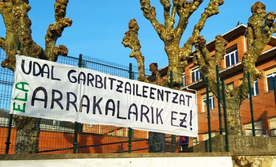 Negoziazioak blokeatuak daudenez Hondarribiko udal-bulego eta eskoletako garbitzaileak grebara doaz 