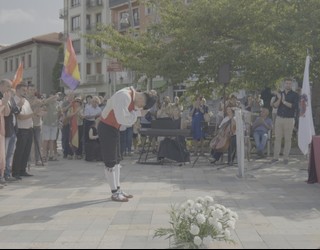 Duela 90 urte pairatu zuen suntsipena oroitu du Irungo hiriak, berriz errepika ez dadin