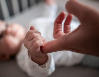 Hendaiako bi guraso gazte 22 eta 15 urte kondenatu ditu Paueko epaitegiak alabaren heriotzagatik