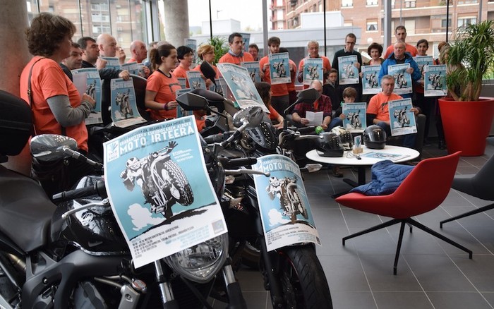 Euskal Herri  osoko motorzaleak bildu nahi dituen ekimena ospatuko du Irunen Gure Esku Dago-k heldu den igandea
