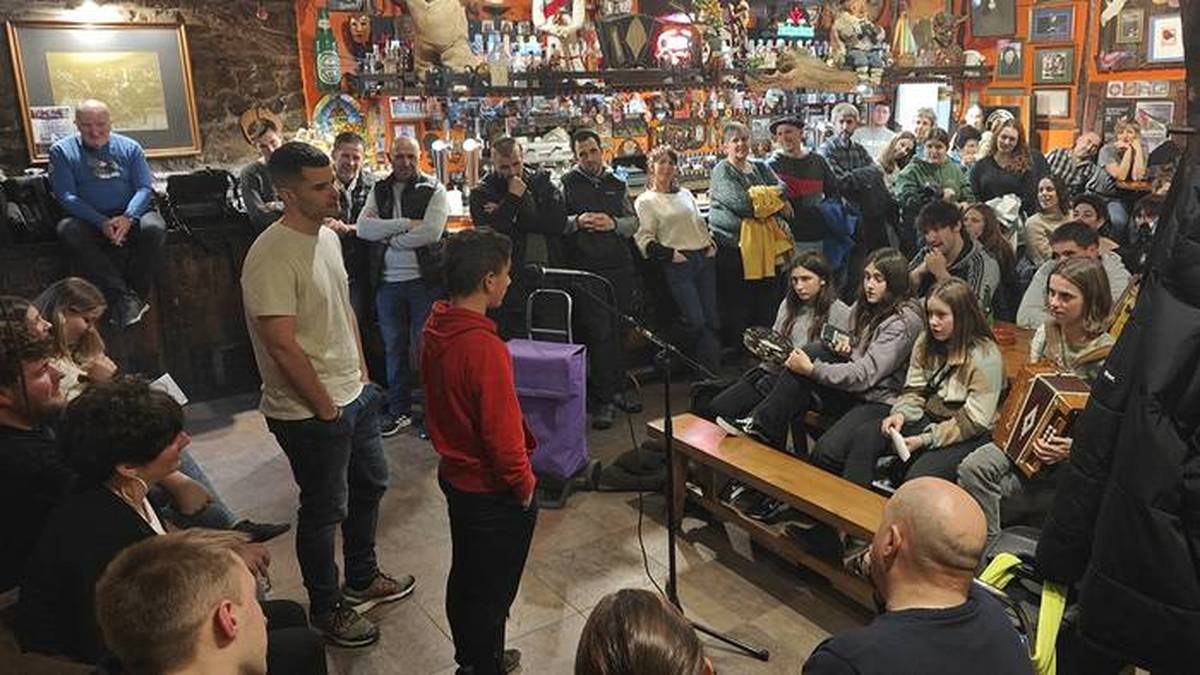 Hogeita seigarren aldiz taldeka bertsotan