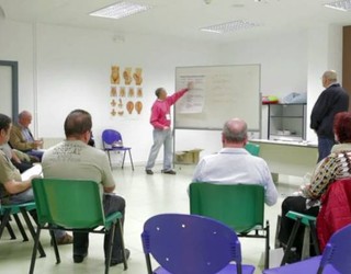 Osakidetzak herritarrak osasunean alfabetatzeko eta ahalduntzeko tailerrak proposatzen ditu