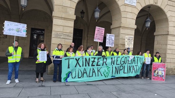 Langileen aldarrikapenak bideratzeko elkarrizketari ekin diezaiola eskatu dio EH Bilduk Txinzerreko zuzendaritzari