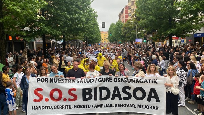 Osasun agintarien promesak jada ez dutela balio ozen esan zuten bidasotarrek
